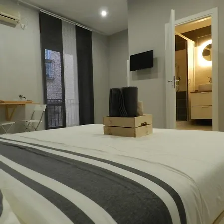Mola Bed & Breakfast 3*